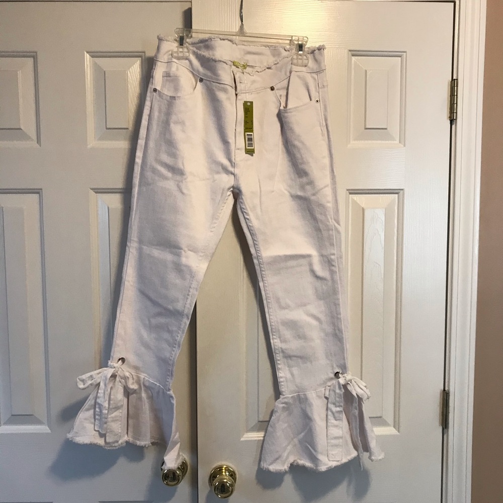 Gianni Bini White Bell-Bottom Jeans